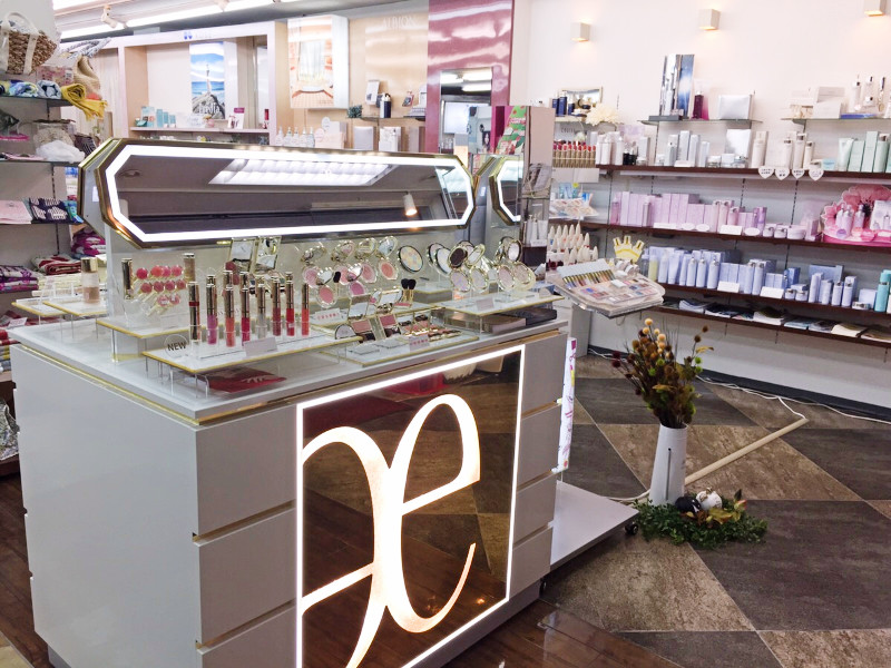 コスメティックマーケット  あらがき 写真