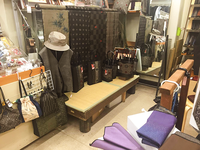 紬のとくやま 写真